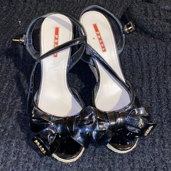 💯 Authentic Prada Bow Wedges - Picture 8 of 8